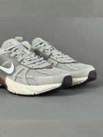 کفش نایک رانینگی مردانه Nike V2k مدل FN0738-107 - Image 3
