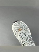 کفش نایک رانینگی مردانه Nike V2k مدل FN0738-107 - Image 8